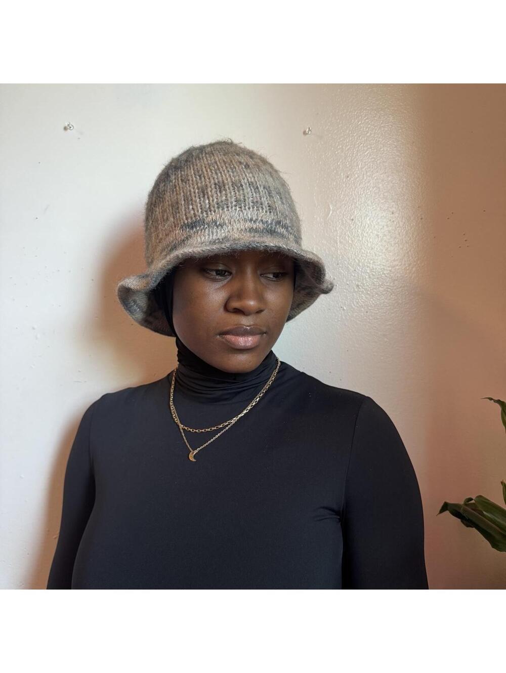 70s Grey Knit Bucket Hat Fuzzy Marled Wool 25"